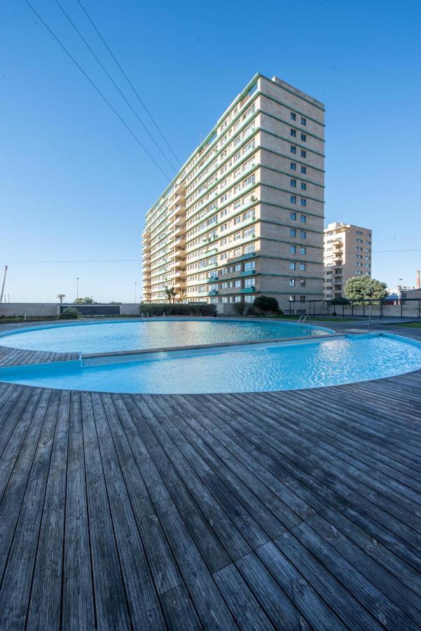 Apartament Em Condominio Com Piscina マトジニョシュ エクステリア 写真