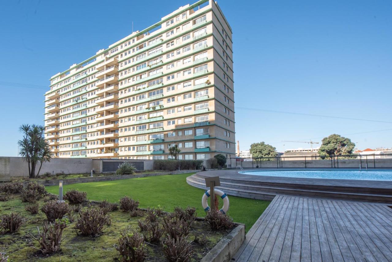 Apartament Em Condominio Com Piscina マトジニョシュ エクステリア 写真